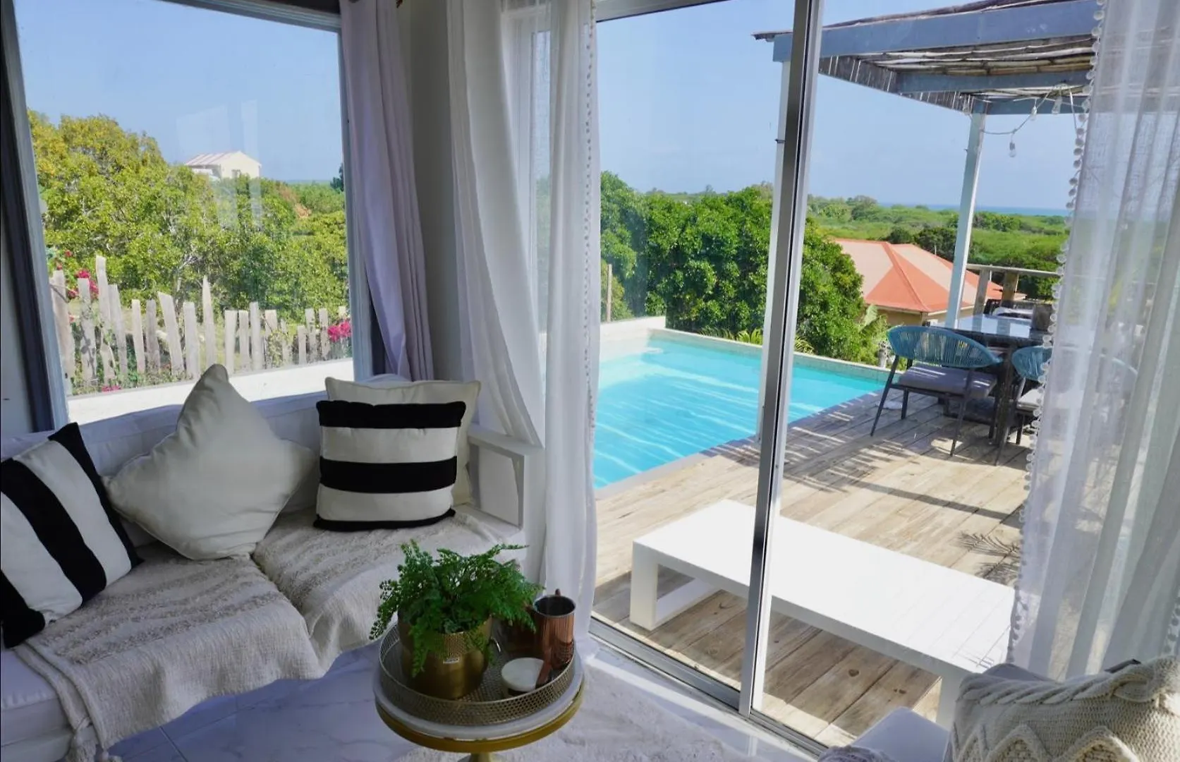 Sky And Coastline 3 Bed Treasure Beach Villa